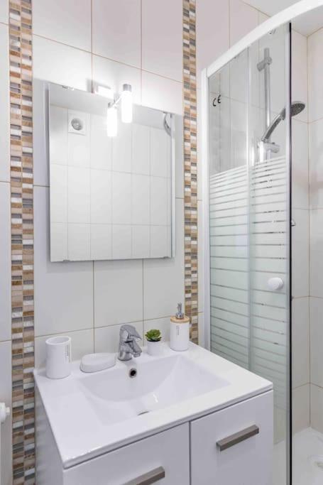 Appartement Avec Parking Et Terrasse Metro 7 Et Paris *