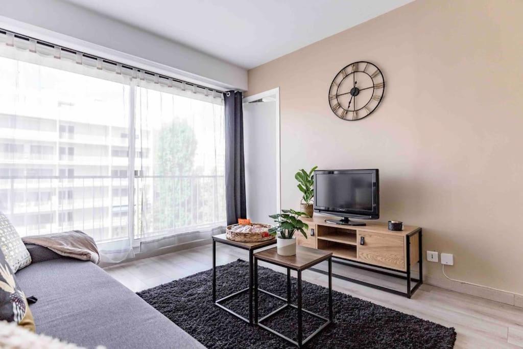 Apartment Avec Parking Et Terrasse Metro 7 Et Paris